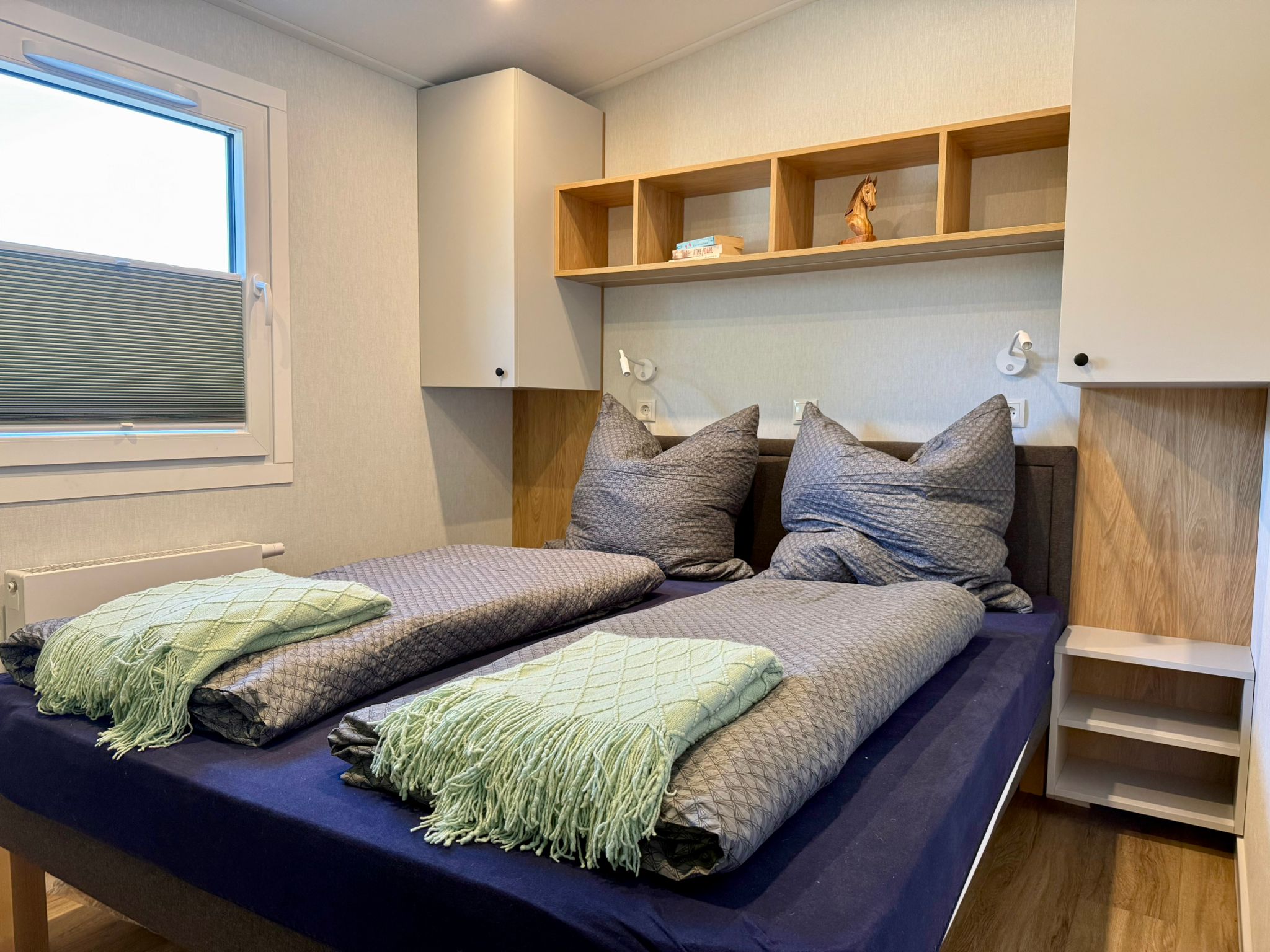 Ferienhaus Naturseechalet direkt am See Schlafbereich 1