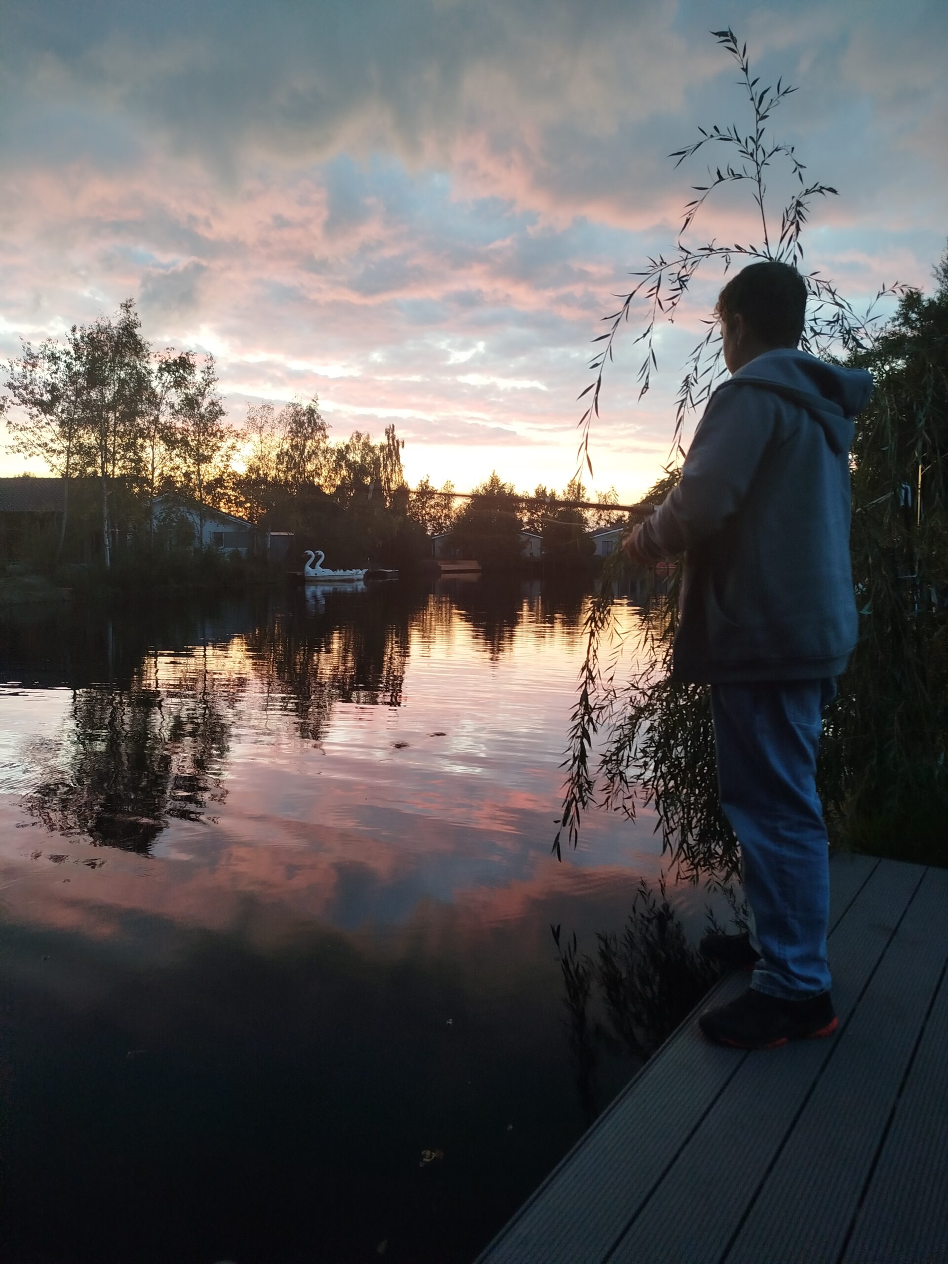 angeln am eigenen Steg am See