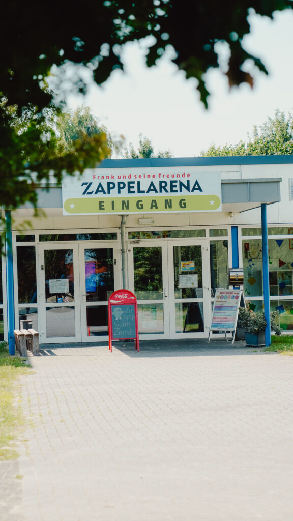 Eingang der Zappelarena Twist